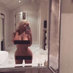 Kim-Kardashian-naked-blonde-insta